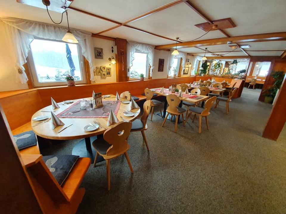 פורטוואנגן Gasthaus Zum Hirschen מראה חיצוני תמונה