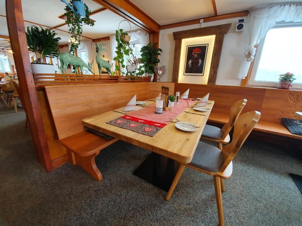פורטוואנגן Gasthaus Zum Hirschen מראה חיצוני תמונה
